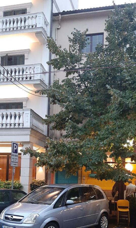 Yes2 Lägenhet Tirana Exteriör bild